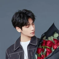 Hạ Thần Quân_anh