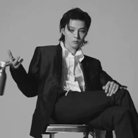 Kwon JiYong - ba cô