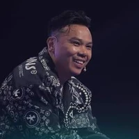 Thái VG ( Thầy Hiệu Trưởng )