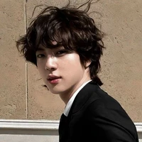 Kim Seokjin (mama hắn)