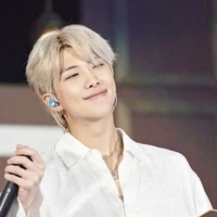 Kim Namjoon papa của hắn