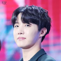 Jung Ho Seok - Hobi, anh họ của hắn