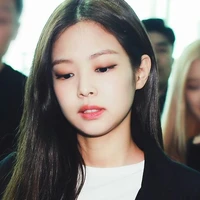 Kim Jennie (Em)