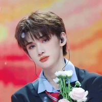 Dư Vũ Hàm//cậu//