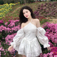 Huyền Vi Vi_bạn cùng phòng của cô