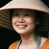 Chủ quán