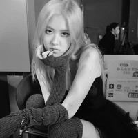 Roseanne Park[R]