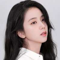 Kim Jisoo (cô)