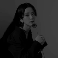 Jisoo-cô