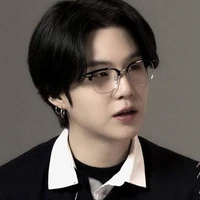 Min Yoongi - Min tổng ( anh )