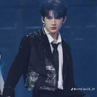 Dư Vũ Hàm( bạn của anh)