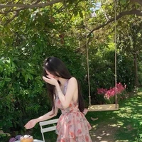 Bạch Khiết Nhi_bạn thân cô