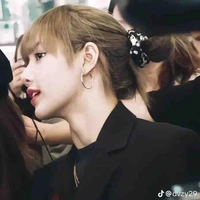 Lalisa [ cô ] 