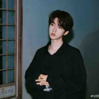 •Hạ Tuấn Lâm