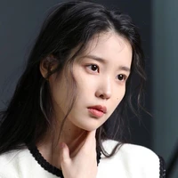 Manobal Ji Eun (Chị Cô)