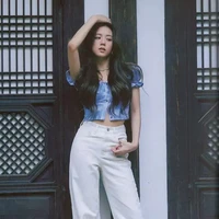Kim Jisoo { chị }