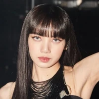 Lalisa Manobal ( cô )