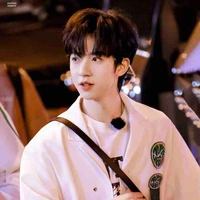 Hạ Tuấn Lâm (y)