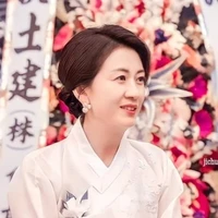 Mẹ cô