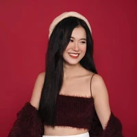 Lâm Vỹ Dạ (chị 2 Huy)