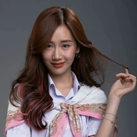 Irin Jaratpun [Claire]