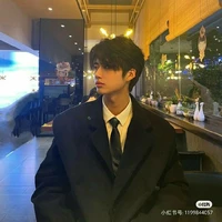 Vệ sĩ + Quản gia của cô