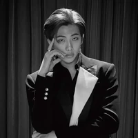 Kim Namjoon ( RM )