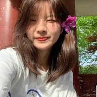 Tô Cẩm Thanh(chị cậu)