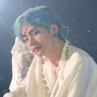kim Taehyung- hắn