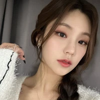 Hoàng Nghệ Chi ( Yeji )