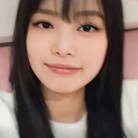 𝙆𝙞𝙢 𝙅𝙚𝙣𝙣𝙞𝙚 - 𝙀𝙢