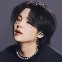 Min Yoongi - Hắn