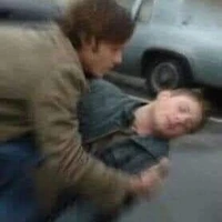 Bé Gẻ trong trắng dần bị tha hoá