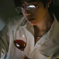 Tuấn Quốc __ trợ lý 1 nam9