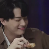Win Metawin (lúc lớn)