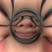 Kô bé đô con 
