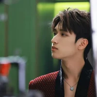 Nghiêm Hạo Tường" anh họ Chu"