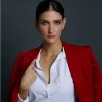 Cô Hiệu trưởng - Yani