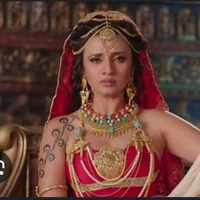 Hoàng hậu Charumitra