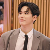 New Thitipoom [@newwiee]