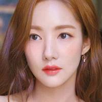 Park Min Young (Chị dâu cô)