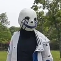 4 lẻ 4