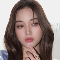 Freen Sarocha ( cô )