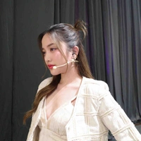 Freen Sarocha Chankimha ( cô) 