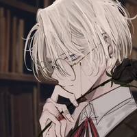 Satureni Wenhika(ông nội)