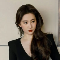 Park Ha-rin ( mẹ các cô )