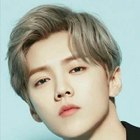 Luhan(anh họ anh)