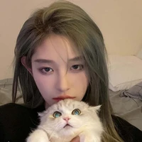 Vương dịch ( cô)