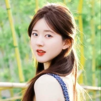 Triệu Lộ Tư(em gái TC)