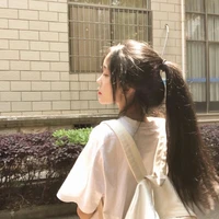 Uông Quỳnh Anh (em gái anh)